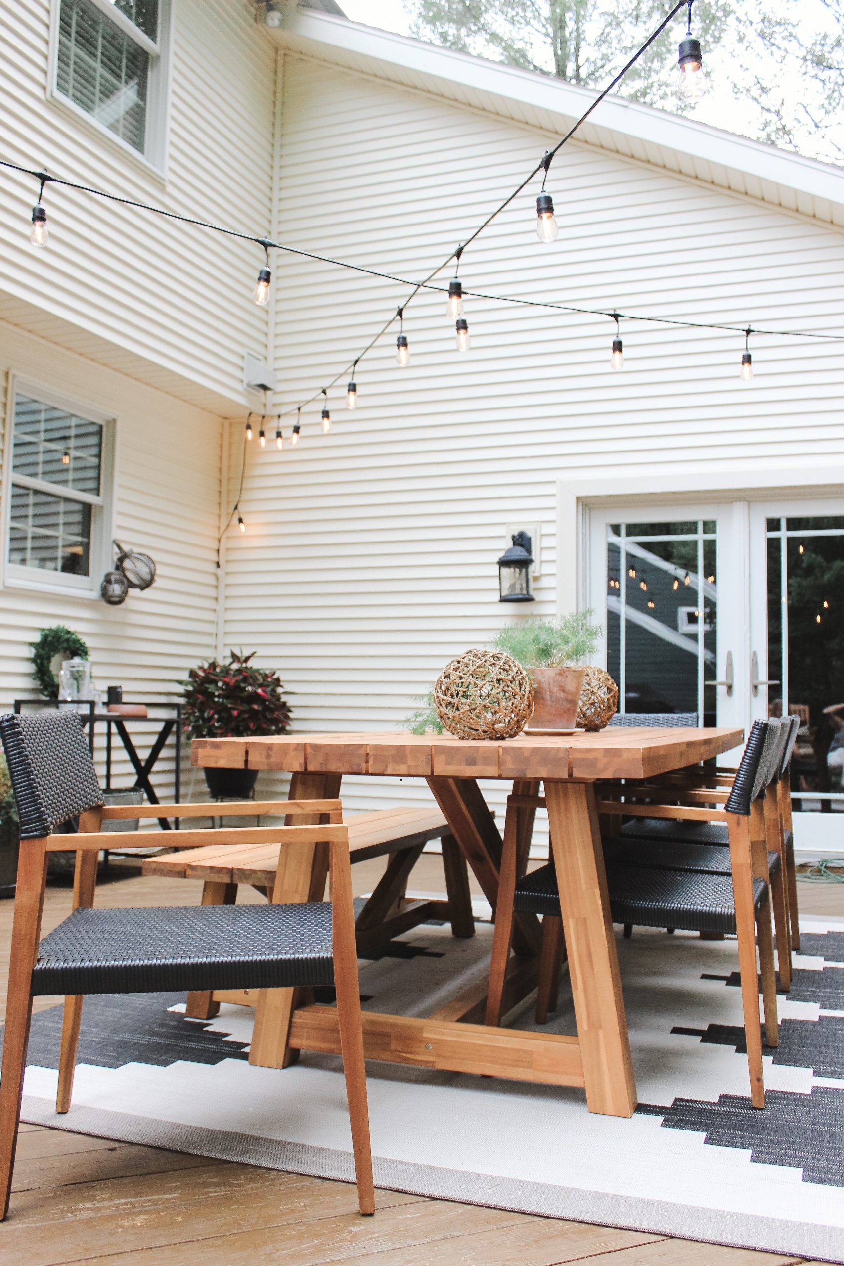 Outdoor Living/Dining Space A Lovely Living